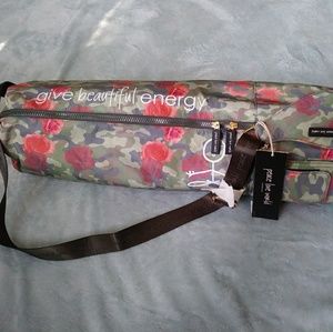 Peace Love World Camo-flowerYoga Bag